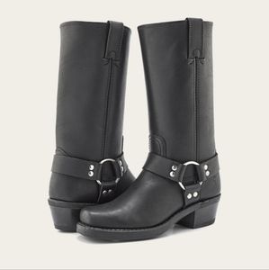 HARNESS 12R WOMENS size 8 Frye Black